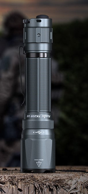 Load image into Gallery viewer, Torcia tattica Fenix TK20r UE v2.0 2800 lumen ricaricabile ANTRACITE 
