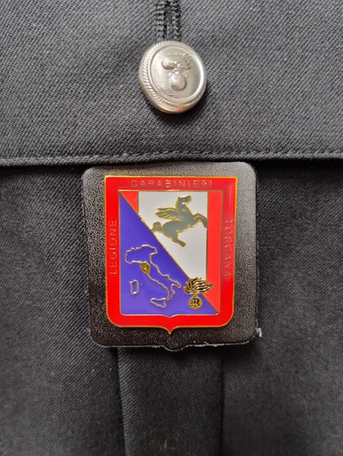 Carica immagine in Galleria Viewer, Distintivo Carabinieri legione con pendif in pelle 
