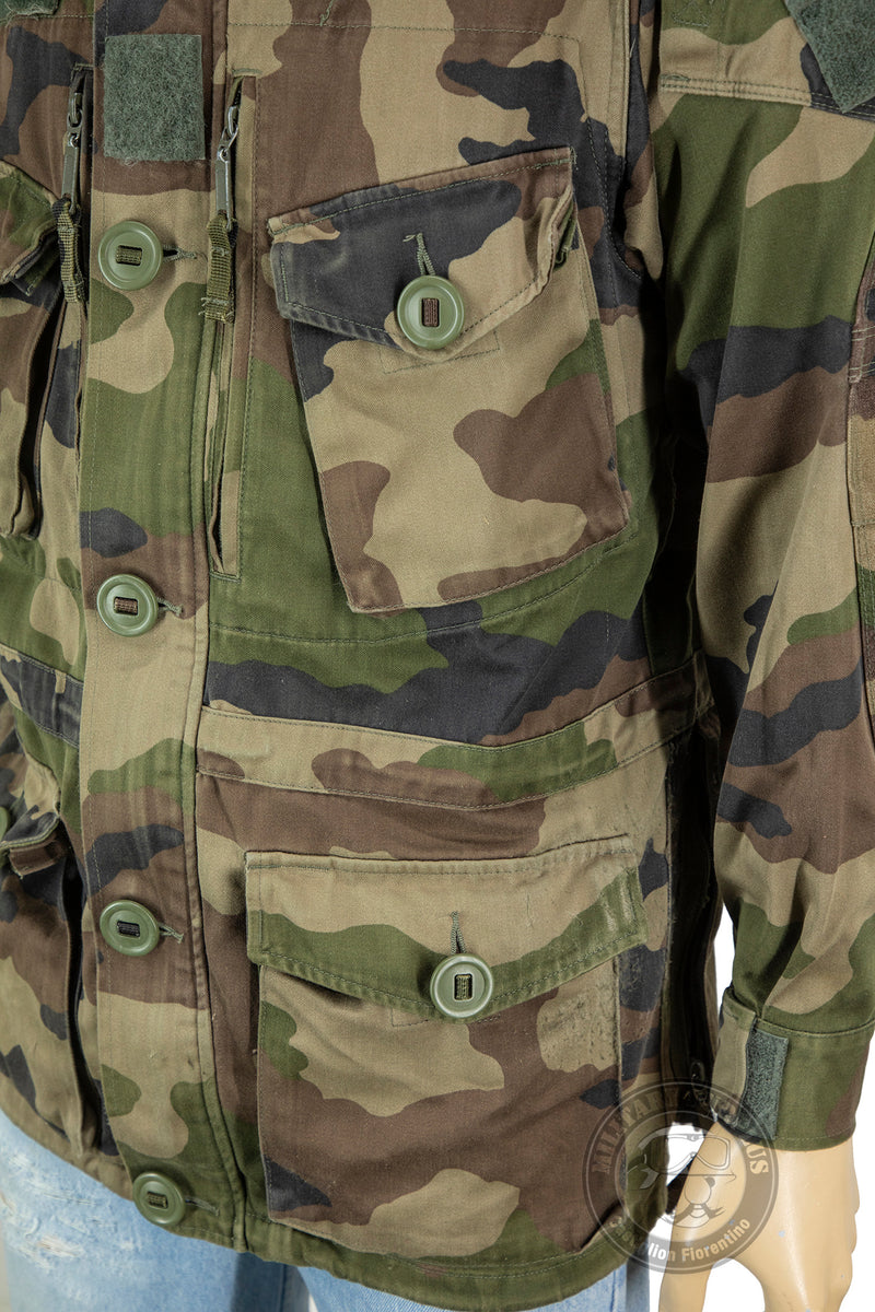 Load image into Gallery viewer, Giacca da combattimento Legion Etrangere con rinforzi usata 
