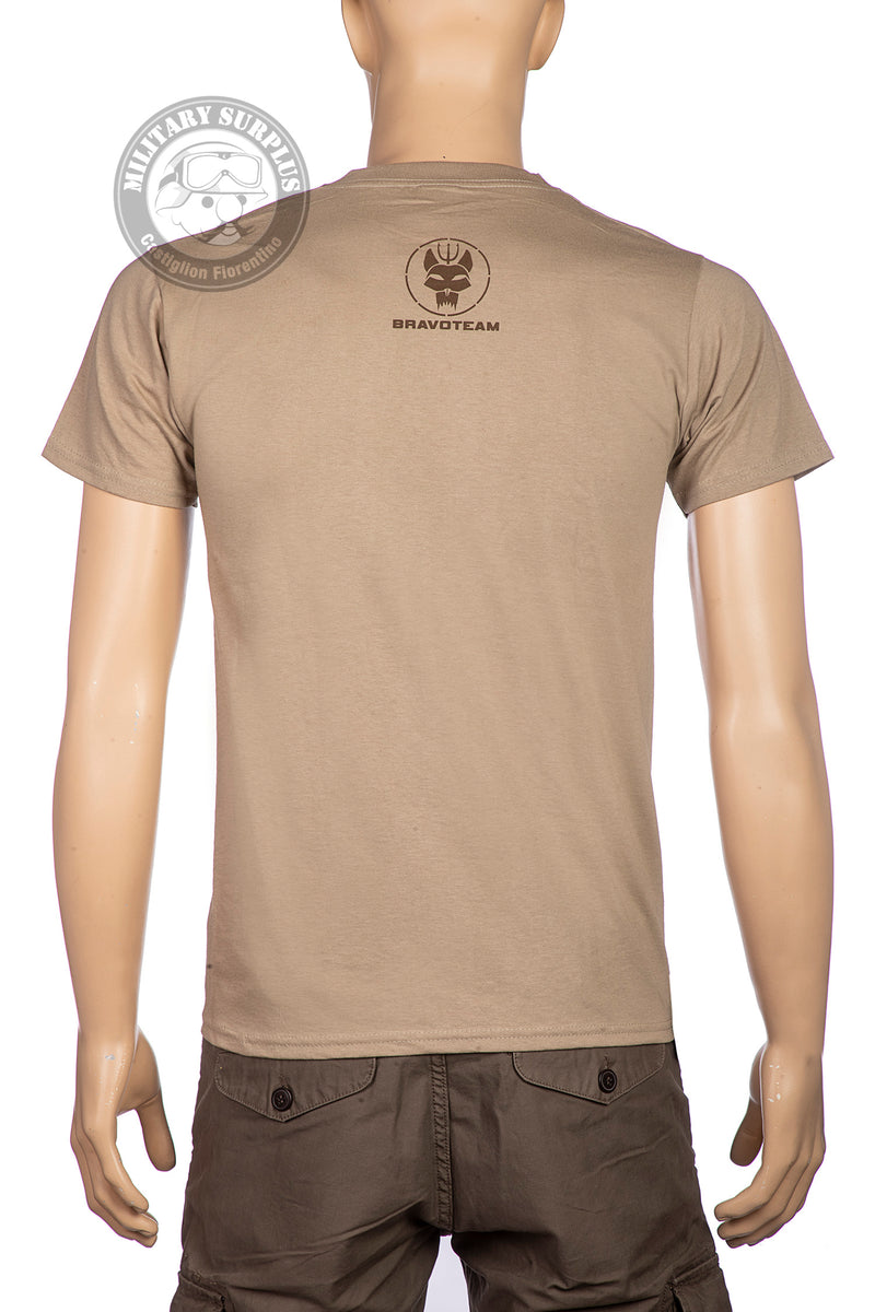 Carica immagine in Galleria Viewer, T-shirt stampata fronte retro BRAVO TEAM SKULL TAN 
