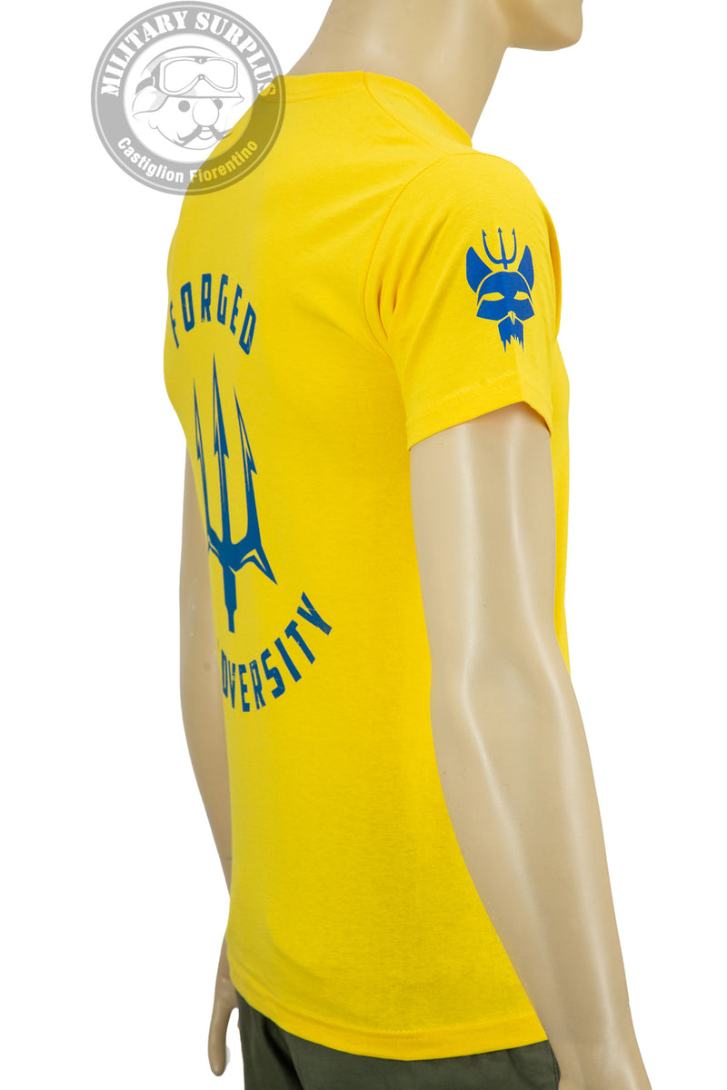 Load image into Gallery viewer, T-shirt military style stampata fronte retro FORGED BY ADVERSITY GIALLO<BR/><BR/> 
