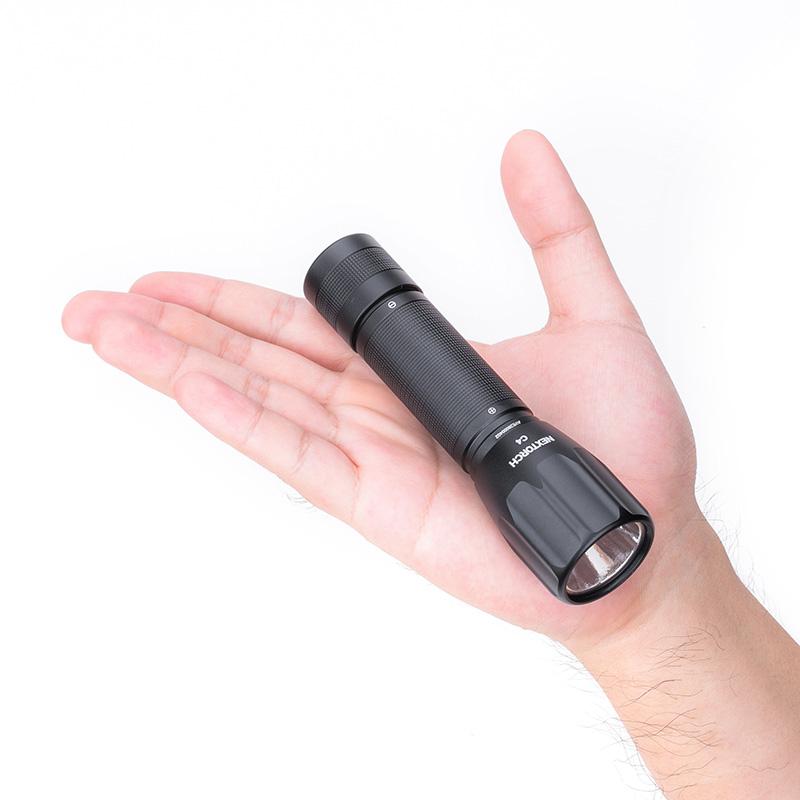 Load image into Gallery viewer, nextorch c4 ricaricabile 700 lumens led 
