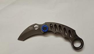 Coltello karambit chiudibile 