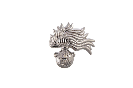 Fregio berretto donna cc fiamma metallo appiccaglia Argento 