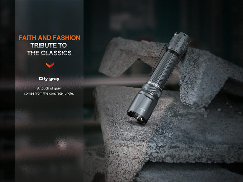 Load image into Gallery viewer, Torcia tattica Fenix TK20r UE v2.0 2800 lumen ricaricabile 
