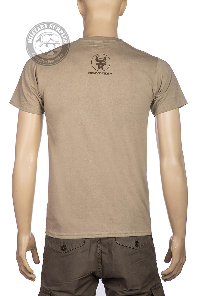 Carica immagine in Galleria Viewer, T-shirt stampata fronte retro BRAVO TEAM SKULL TAN 
