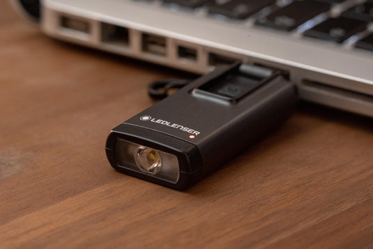 nuova k6r con terrminale usb per la ricarica led bianco + rosso 