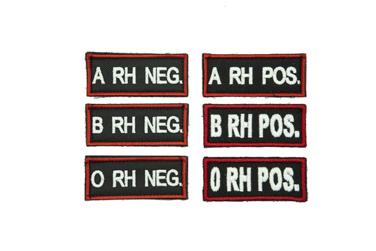 Ricamo gruppo sanguigno con velcro cm 6x2,5 BASE NERO BORDO ROSSO 