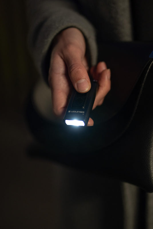 nuova k6r safety con terrminale usb per la ricarica led bianco + strobo e allarme sonoro 